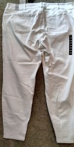 Torrid White Jegging Jeans size 24R